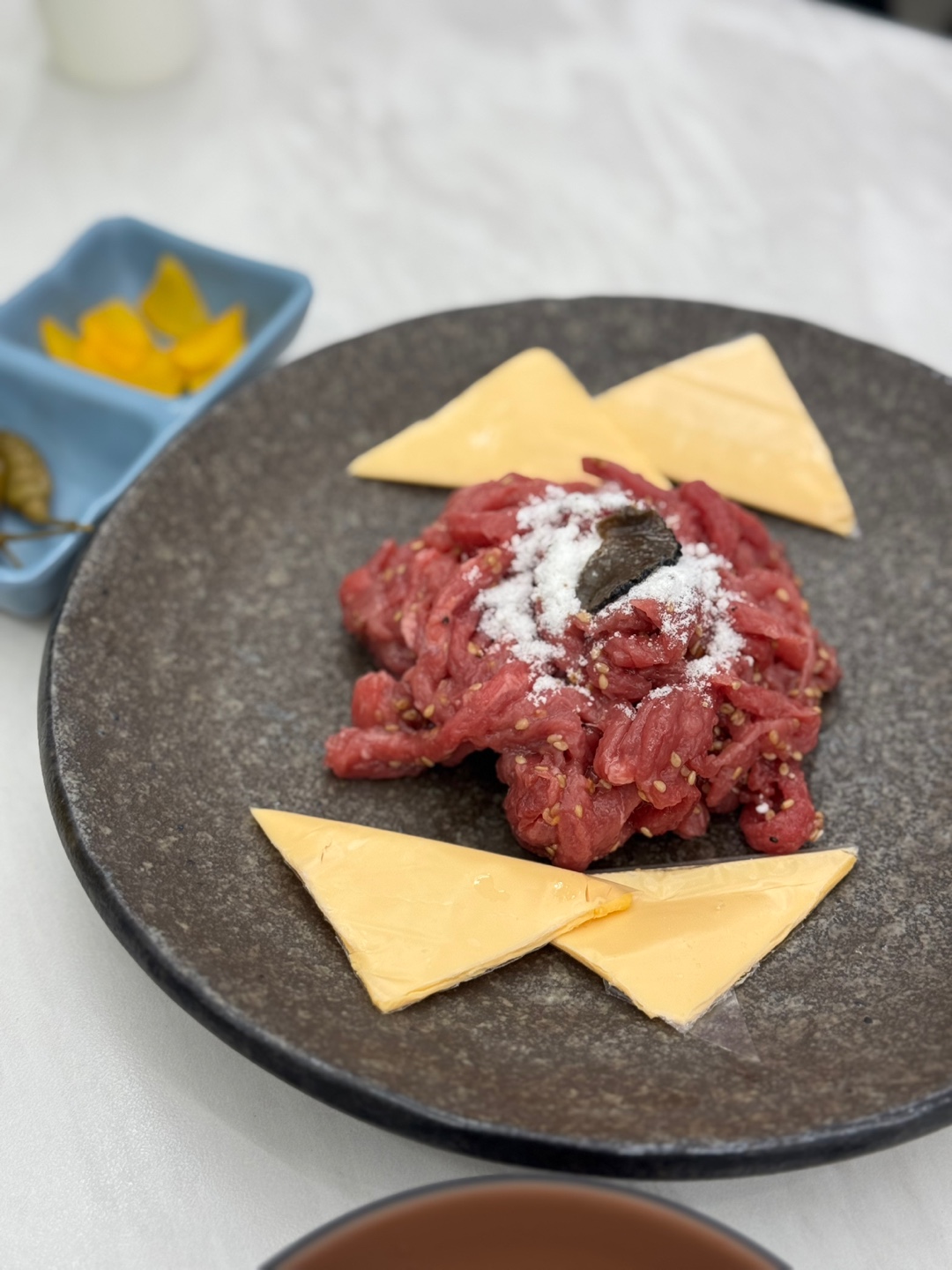 트러블육회 개맛있다