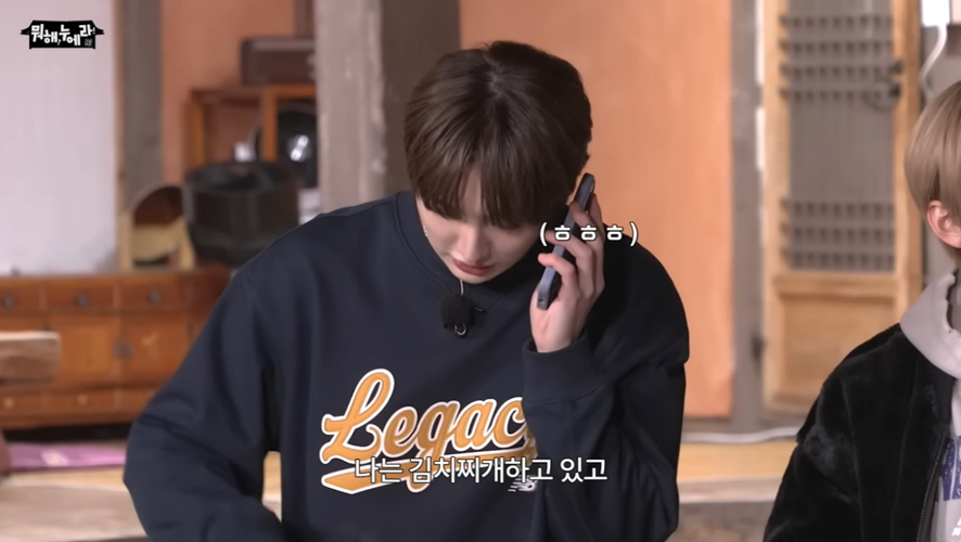 뜻하지 않게 자컨에 어머님 목소리 출연시킨 아이돌 (4)