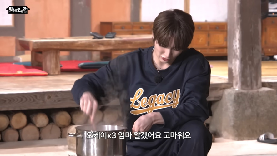 뜻하지 않게 자컨에 어머님 목소리 출연시킨 아이돌 (10)