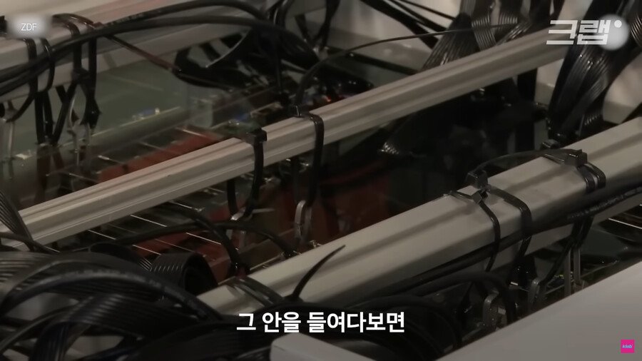 1883c1dc5505722c0.png.ren.jpg 데이터센터의 열기를 잡으려고 수영장에 넣은 외국 회사.jpg