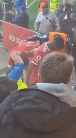 a6b6b0d97e01f7a2cc1b68a5c4413a6f.gif