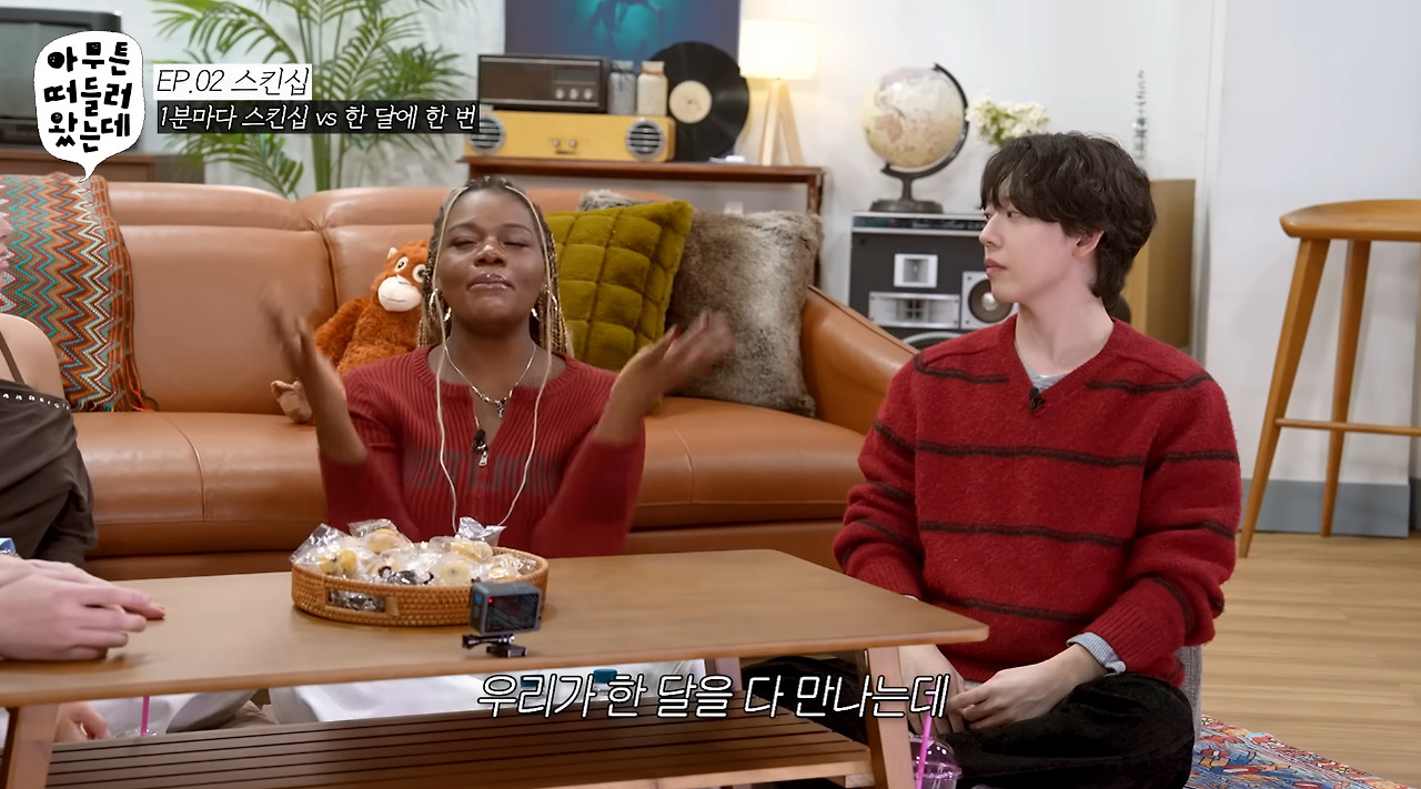 유머 1분에 한 번 스킨쉽 vs 한 달에 한 번 스킨쉽.jpg - 스퀘어.유머.사건사고 : 3731cb4cd81366b3cae80a850e903237.jpg