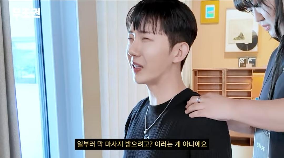 가수들이 공연전에 마사지받는이유.jpg 9번째 사진