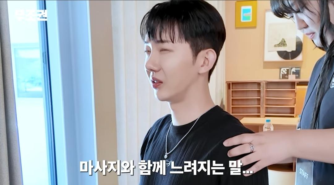 가수들이 공연전에 마사지받는이유.jpg 8번째 사진