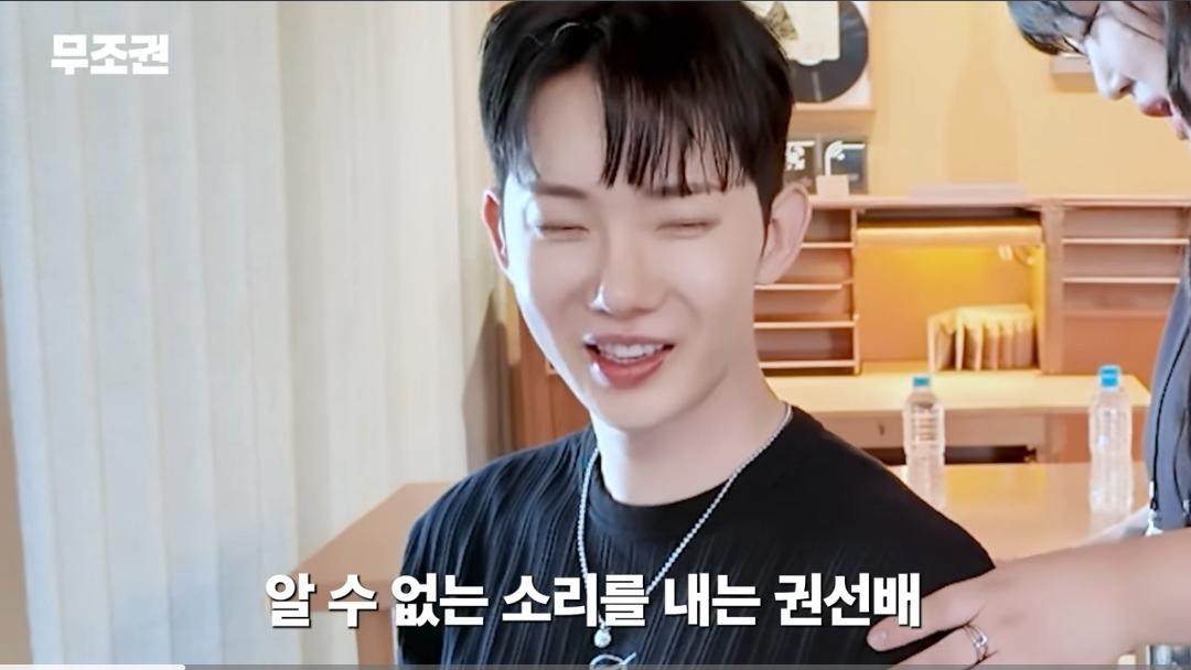 가수들이 공연전에 마사지받는이유.jpg 2번째 사진