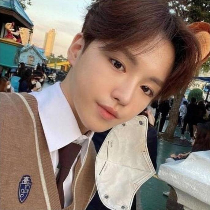 222.jpg 미모의 인플루언서 과거.jpg