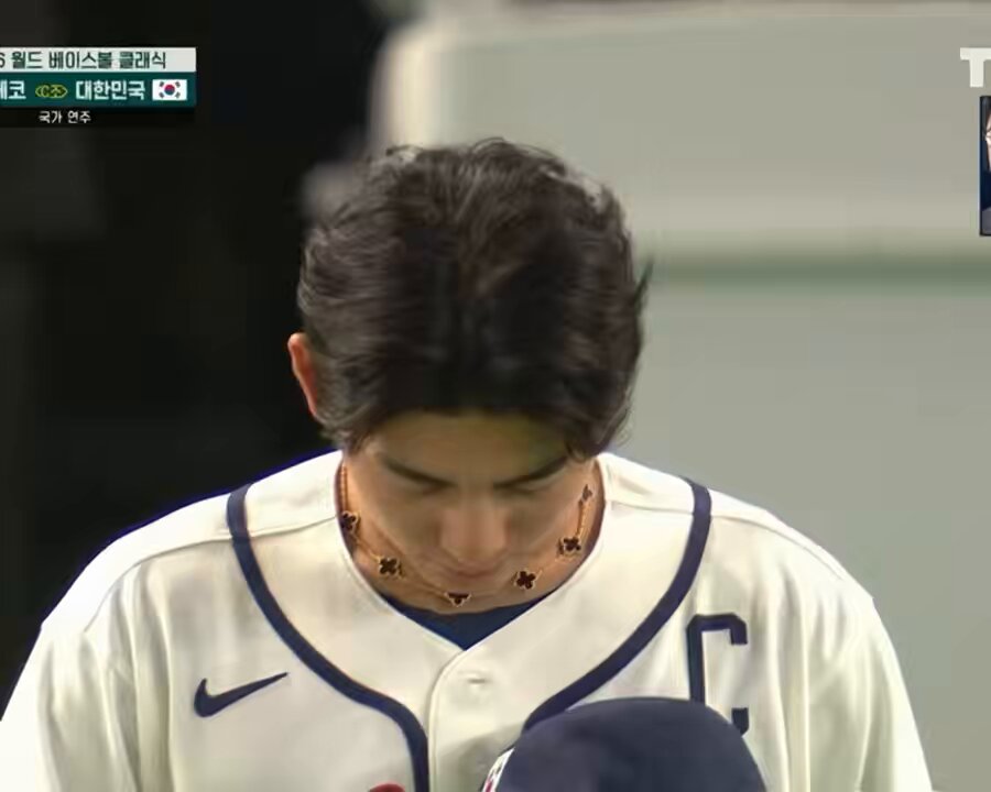 잠깐만 한국 야구 선수중에 미친 존잘 야구 선수가 있어.twt