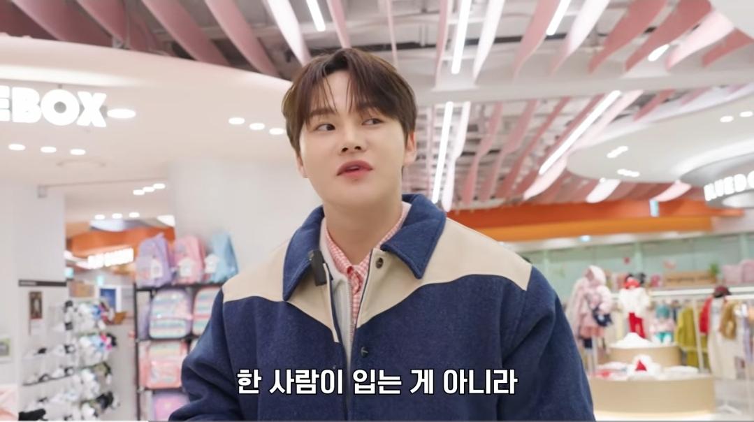 이정도면 거의 산타 아니냐는 가수.jpg 7번째 사진