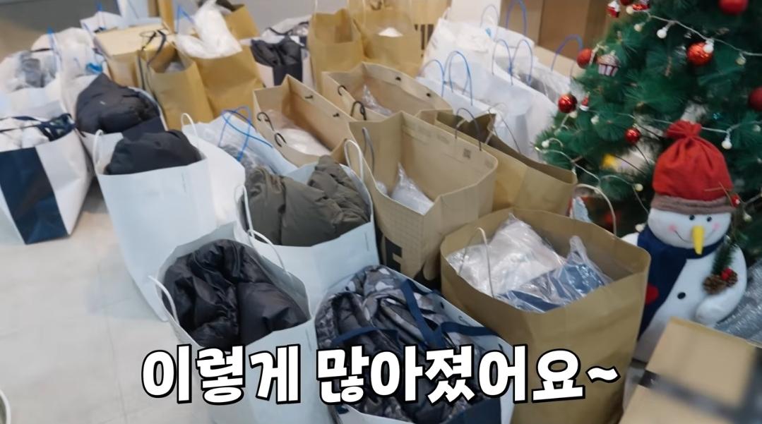 이정도면 거의 산타 아니냐는 가수.jpg 17번째 사진