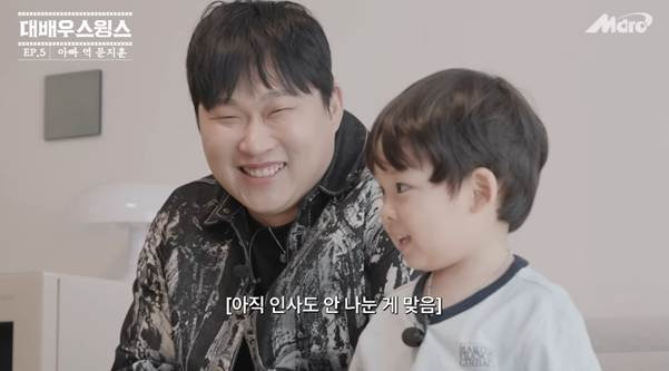스윙스 유튜브에 출연한 카더가든 아기.jpg | 인스티즈