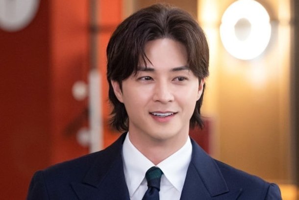 나이든 차은우 같다는 반응 나오는 연예인 4번째 사진