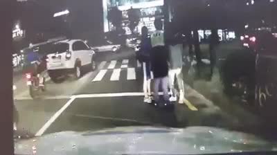 01570741-B8EC-4F29-914B-FC31CA4B47F9.gif