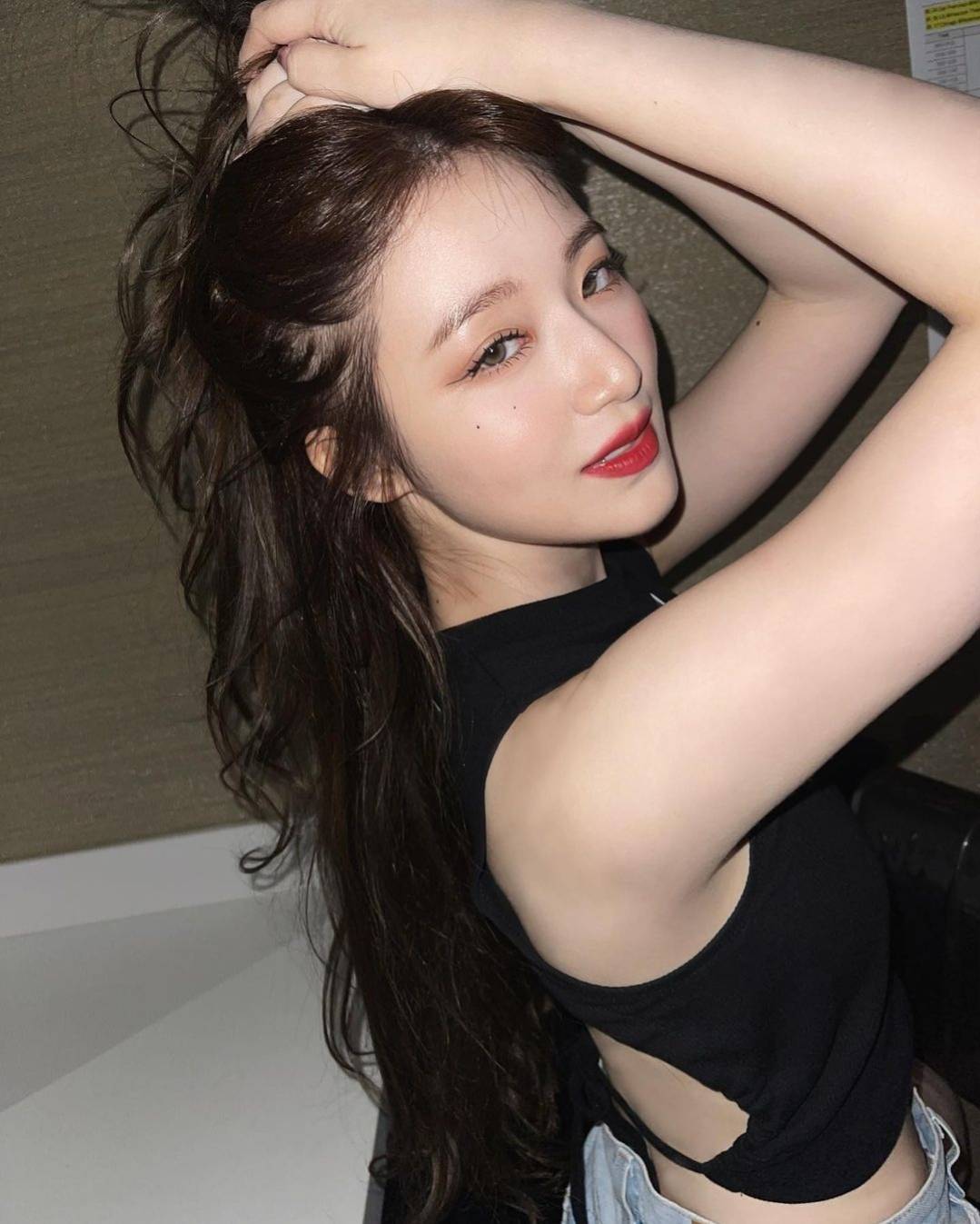 명치 시원하게 오픈한 섹시 슈화 근황 .jpg | 인스티즈