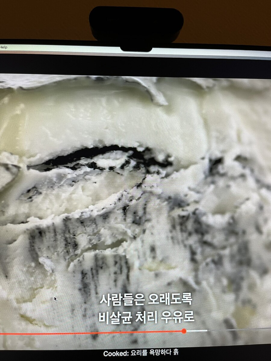 img/23/08/18/18a06c310fd5122de.jpeg 낡고 더러운 나무통으로 치즈를 만들다가 정부에게 제지당한 수녀님 ㄷㄷ..JPG