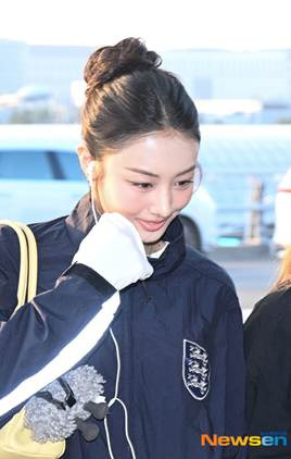 오늘자 출국하는 미야오 기사 사진.jpg 6번째 사진