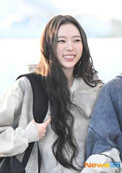 오늘자 출국하는 미야오 기사 사진.jpg