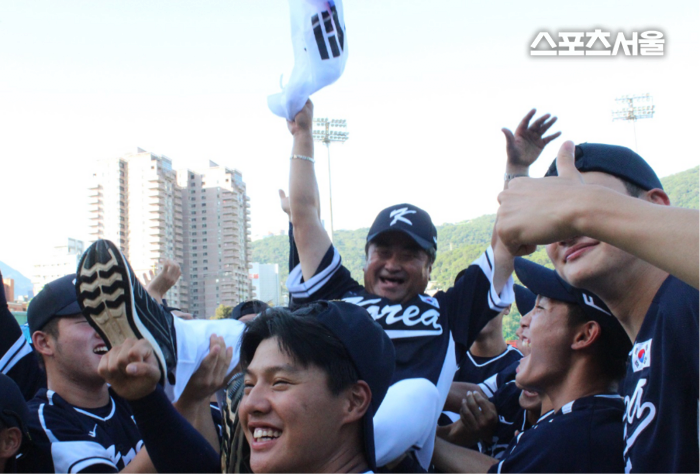 0000979078_001_20230911110406128.png 18살 투수가 5연투 178구라니…동메달 따낸 감독은 "자랑스럽다, 우리 에이스"