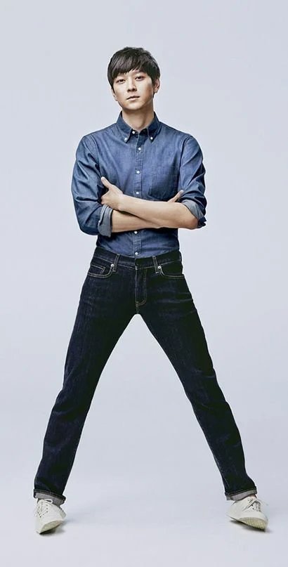 191c9fc0f5e54a34d.webp.ren.jpg 많은 사람들이 큰 거부감을 갖고있는 패션.jpg