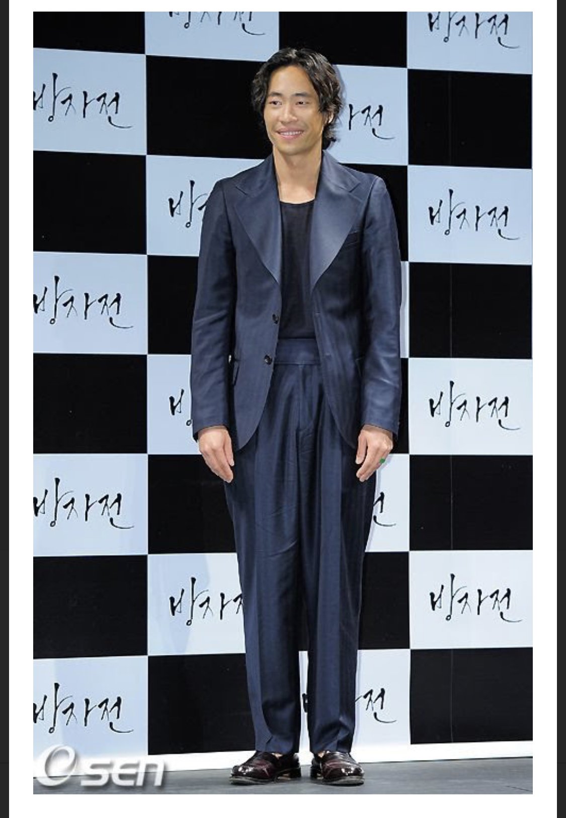 IMG_7388.jpeg 류승범 패션이 대단한이유.jpg 류승범 패션 비웃으면 안되는 이유.jpg