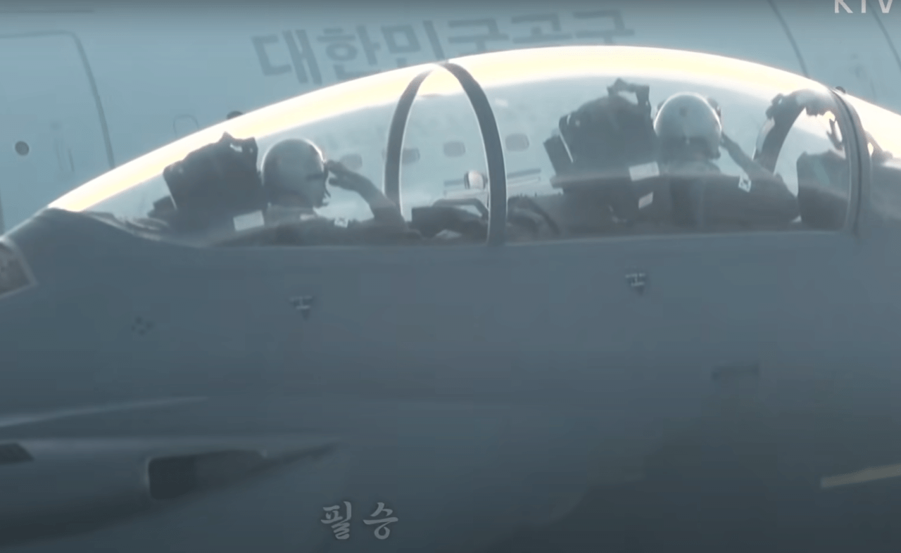 18a3f30b4ad545886.png 과거 홍범도 장군의 유해를 호위하며 수호했던 순간