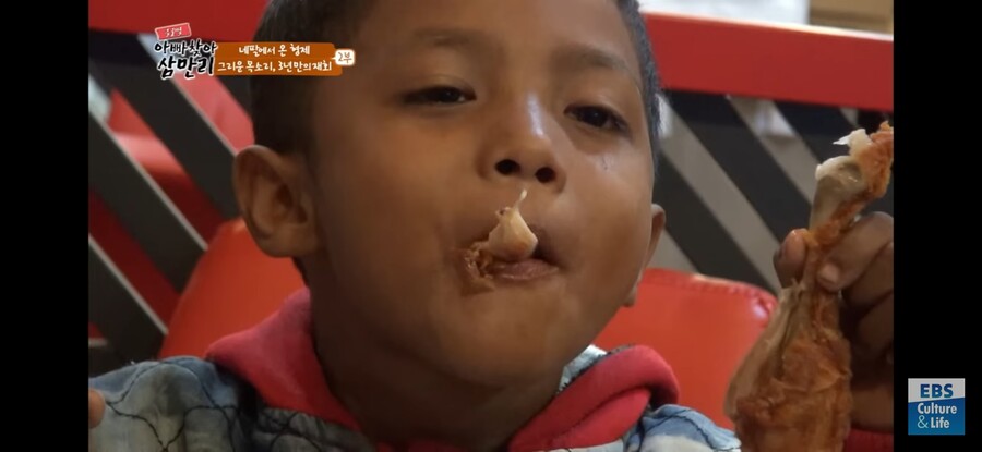 img/23/07/12/1894986267b3d2208.jpg 아빠 찾아 한국 온 네팔 잼민이들이 먹은 한국 음식 ㄷㄷㄷ...JPG