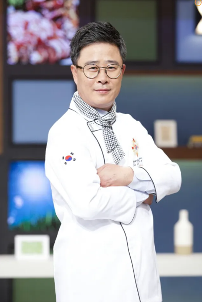 웃긴 성격과 그렇지 못한 이력을 가진 흑백요리사 참가자.jpg 15번째 사진