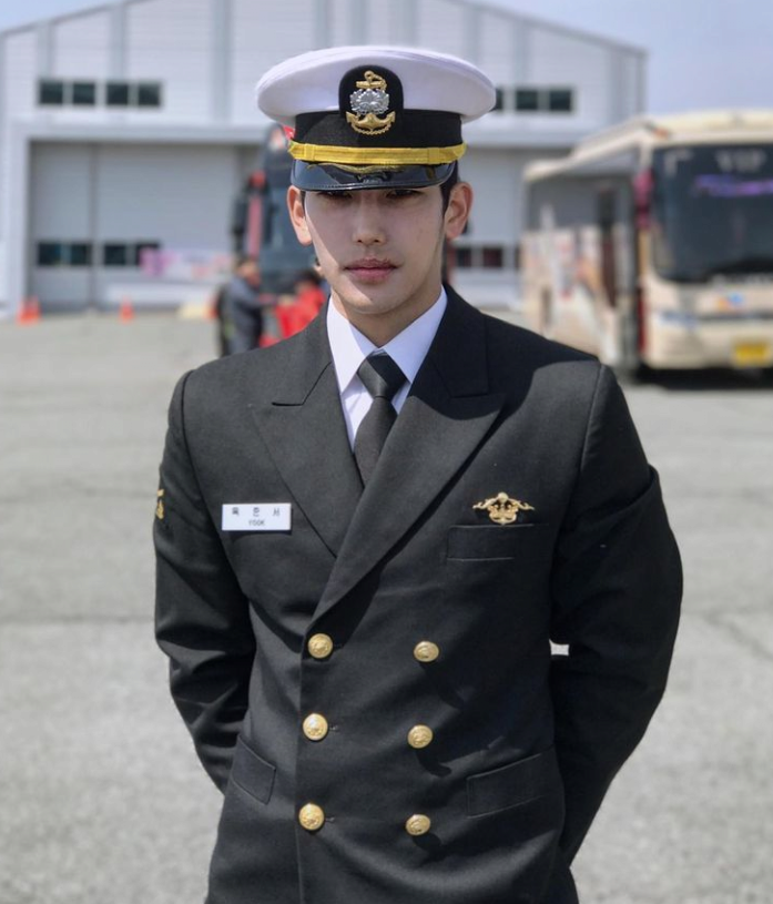 m (1).png 덱스에 이은 UDT 출신 존잘러 작가