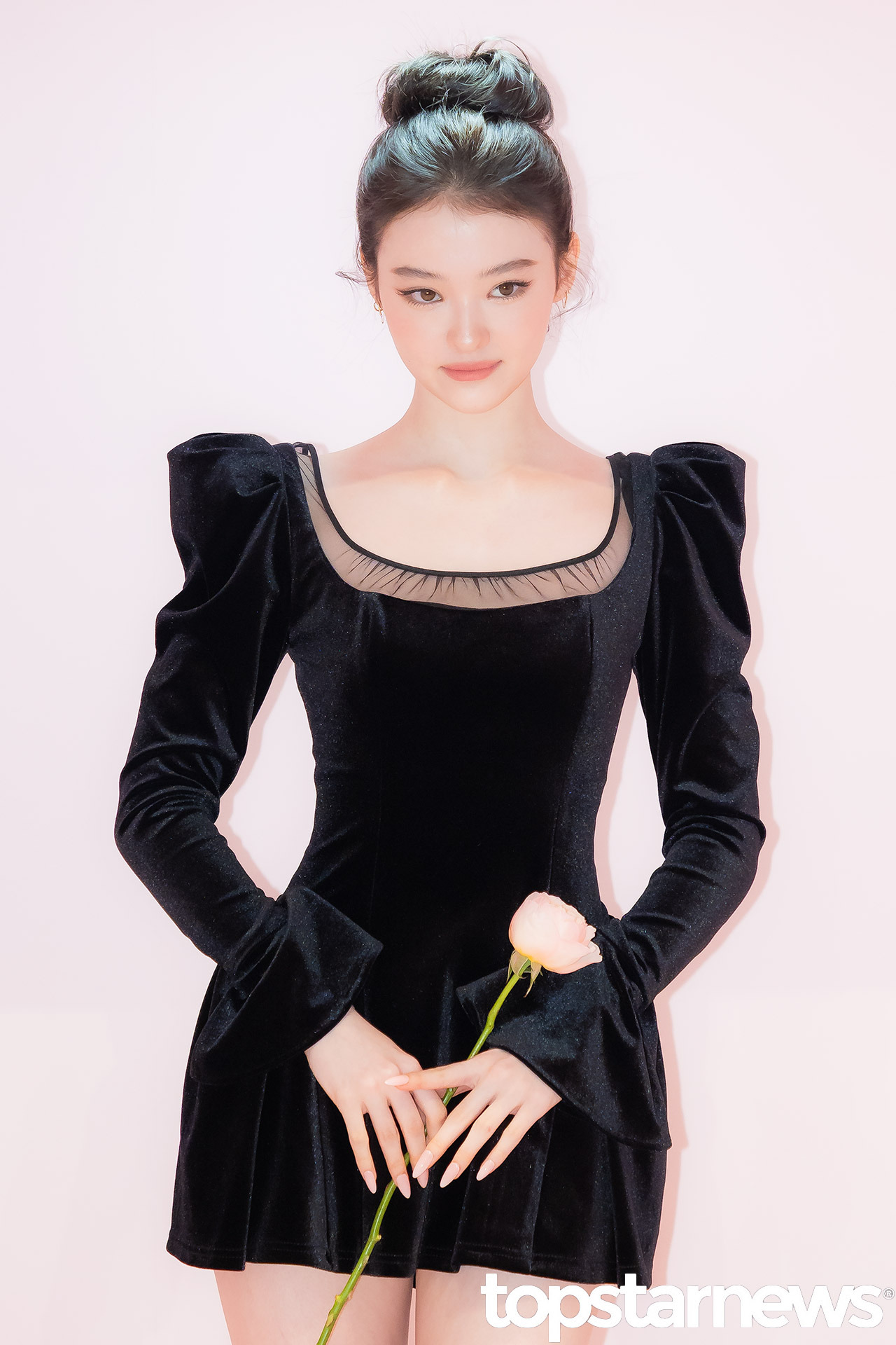 헤매코 역대급이라는 반응 많은 오늘 맥 행사 참석한 미야오 엘라.jpg (3)