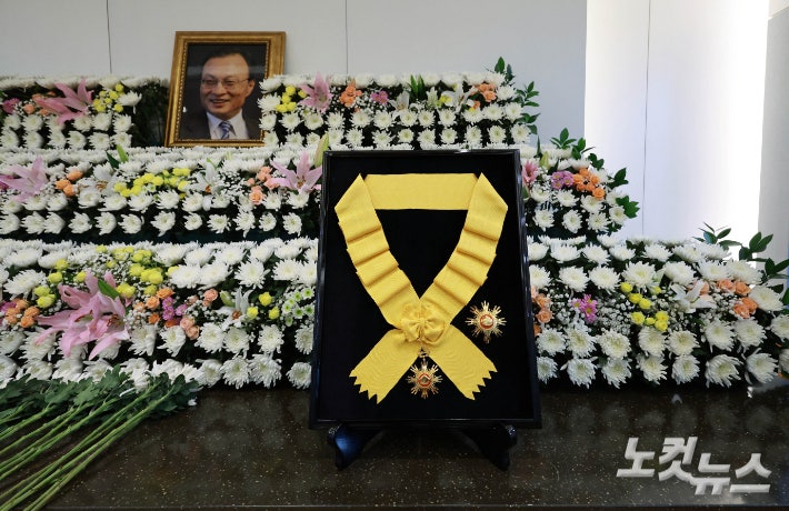 [단독]이낙연, 이해찬 조문 안한다…경선 앙금 남았나 2번째 사진