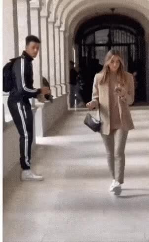 0E0F9C76-AA16-464C-B493-35A23A9A6F5E.gif