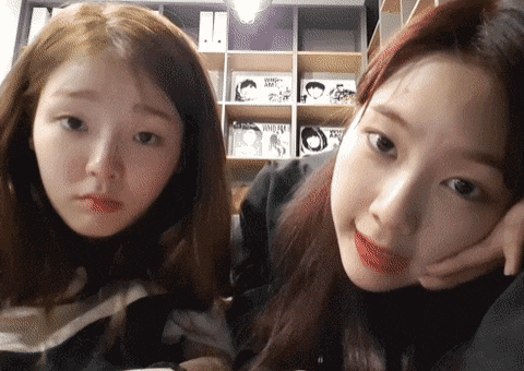 오마이걸 지호 : 언니, 영화 아가씨 봤어요? .gif | 인스티즈
