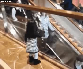 e_s44f48e001_44e6adc0a514a5e29cde6947b7651650434a7895.gif