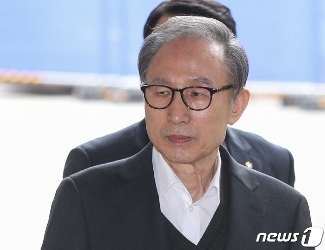 FA82B90A-5B6C-444B-B775-7ECEF0D8CCDE.jpeg 스압))) 역대 대통령들의 젊은시절과 노년.jpg