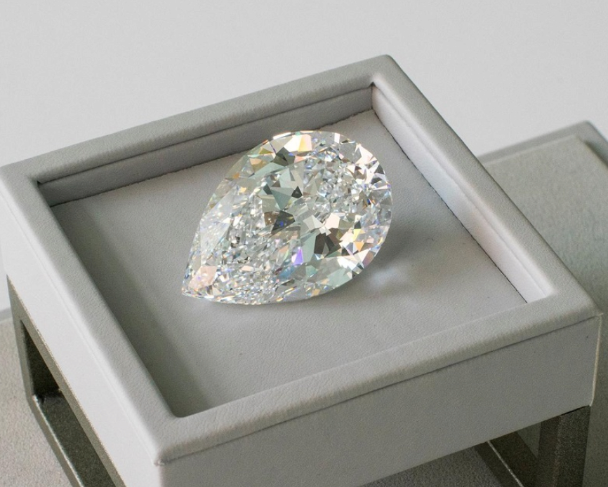 소더비 경매에 나오는 101.38캐럿의 다이아몬드 - 꾸르