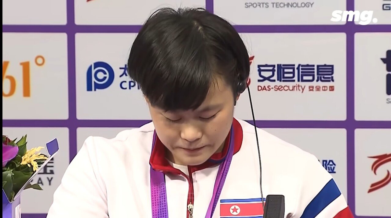 Screenshot_20231008_140640_YouTube.jpg 역도 5체급 싹슬이한 북한 선수 인터뷰