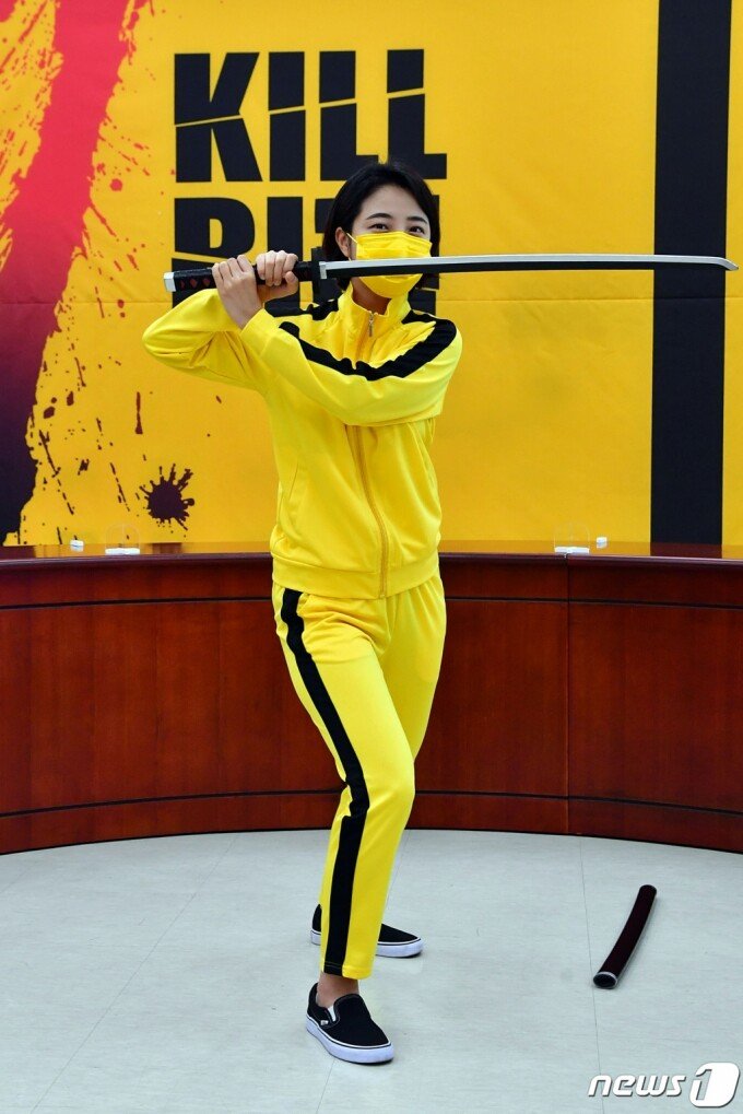 A852B1BC-FB02-48F0-AA21-7E7FA563111B.jpeg 연봉이 1억5천 이라는 코스프레녀