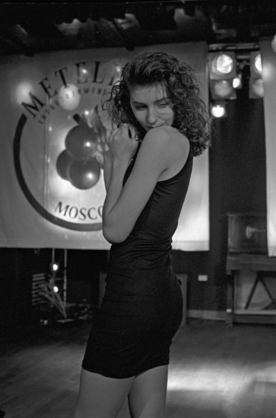 Интересные фотографии 90 -х (часть 35) 90-е, Детство 90-х, Ностальгия, Фотография, Подборка, Знаменитости, Россия, Эпоха, Линда, Юрий Шевчук, Pet Shop Boys, Алексей Балабанов, Сергей Бодров, Би-2, Брат 2, Владимир Жириновский, Блестяще, Макдоналдс, Жанна Фриске, Длиннопост 안녕 나는 90년대 러시아 라고 해