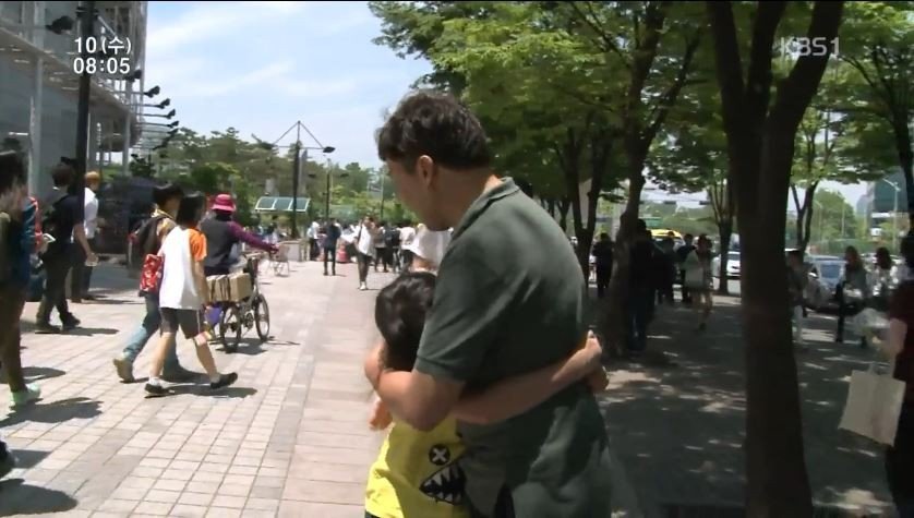 e874e866e4dd9562298e9cb3c554d768.jpg 13살 딸과 새아빠 ㅎㄷㄷ