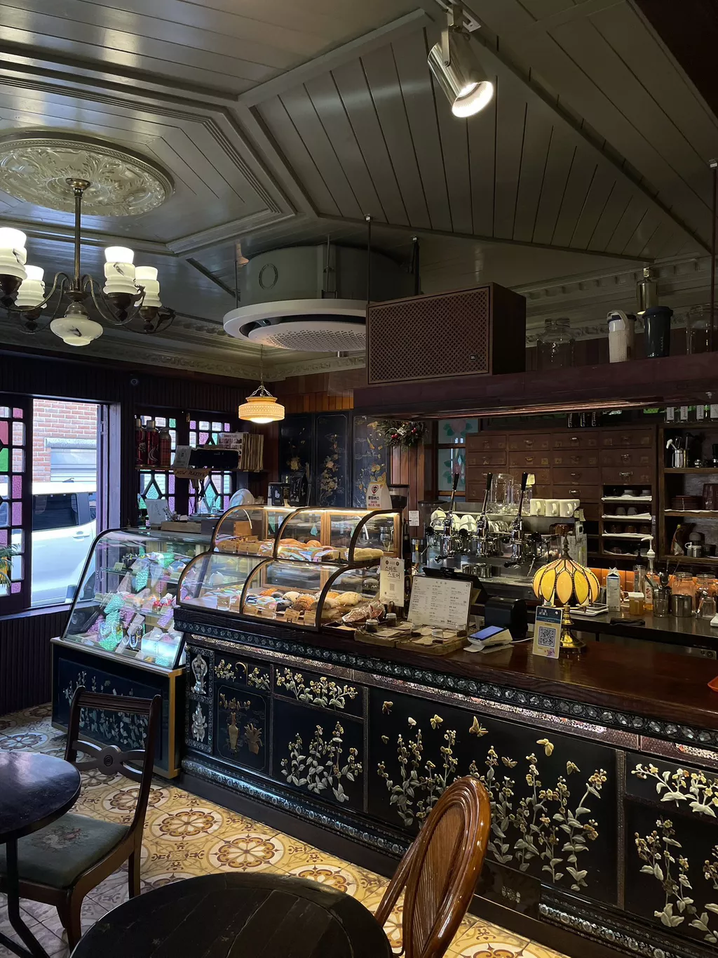 역사속으로 사라지는 근대 건축물 을지로 혜민당 8번째 사진