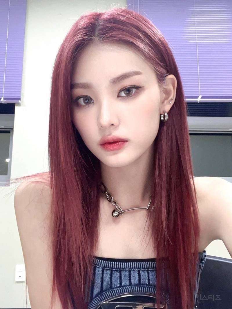 머리카락이 빨갛게 자란다는 한 여돌 인스타 업로드 jpg | 인스티즈