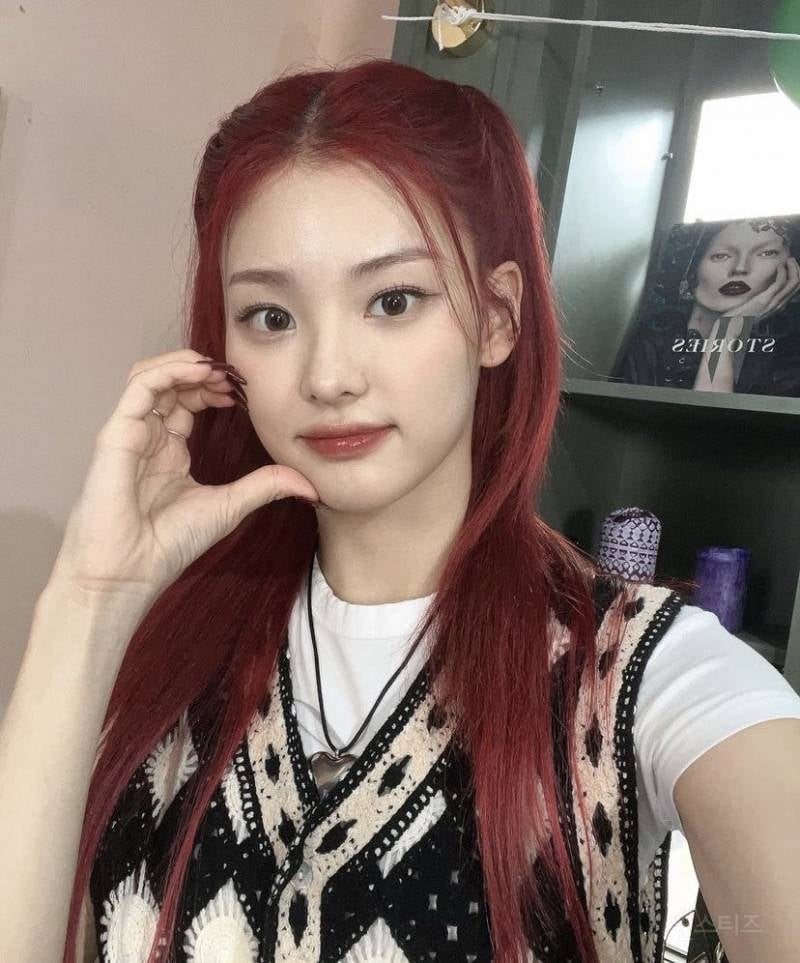 머리카락이 빨갛게 자란다는 한 여돌 인스타 업로드 jpg | 인스티즈