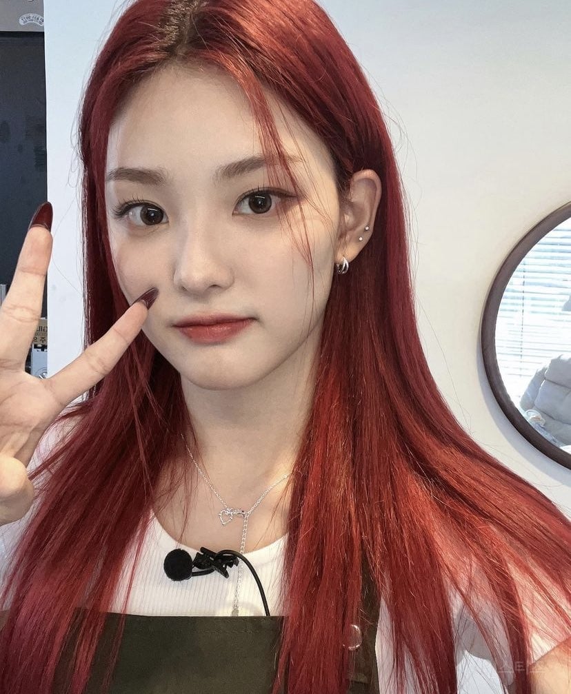 머리카락이 빨갛게 자란다는 한 여돌 인스타 업로드 jpg | 인스티즈