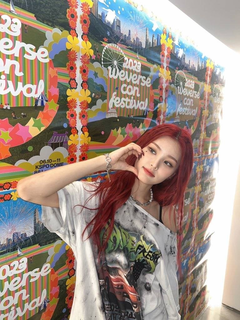 머리카락이 빨갛게 자란다는 한 여돌 인스타 업로드 jpg | 인스티즈