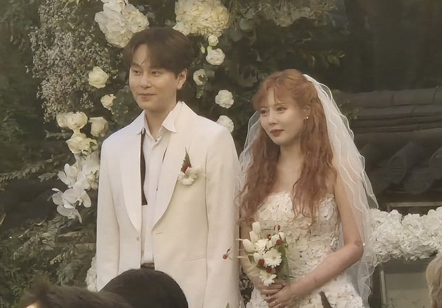 11일 현아·용준형, 연애 9개월만 결혼 아이돌 부부 탄생