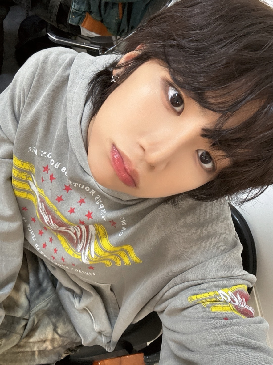 강아지에서 늑대가 되버린 남돌 변화 3번째 사진