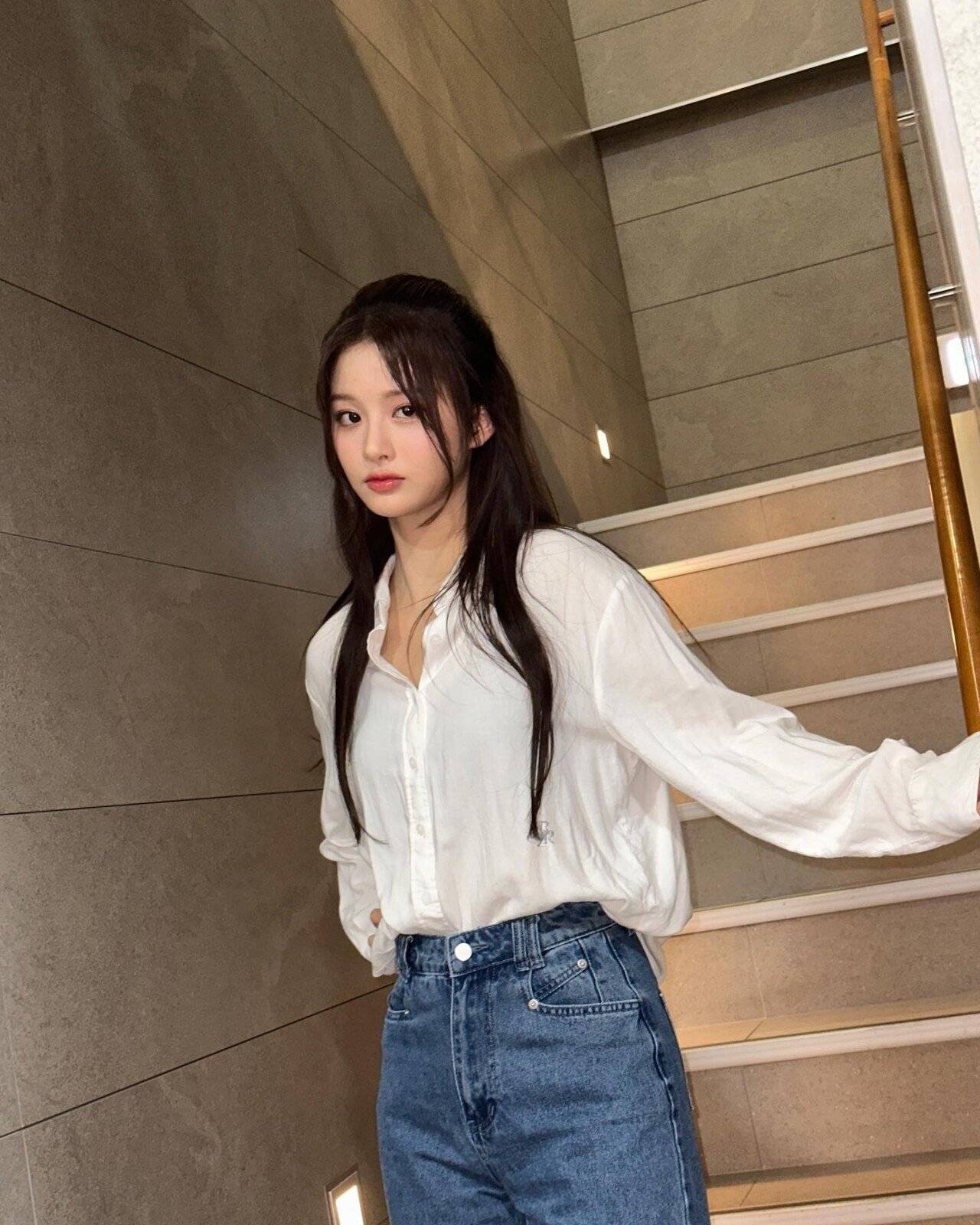 오늘자 공식 인스타 설윤.jpg | 인스티즈