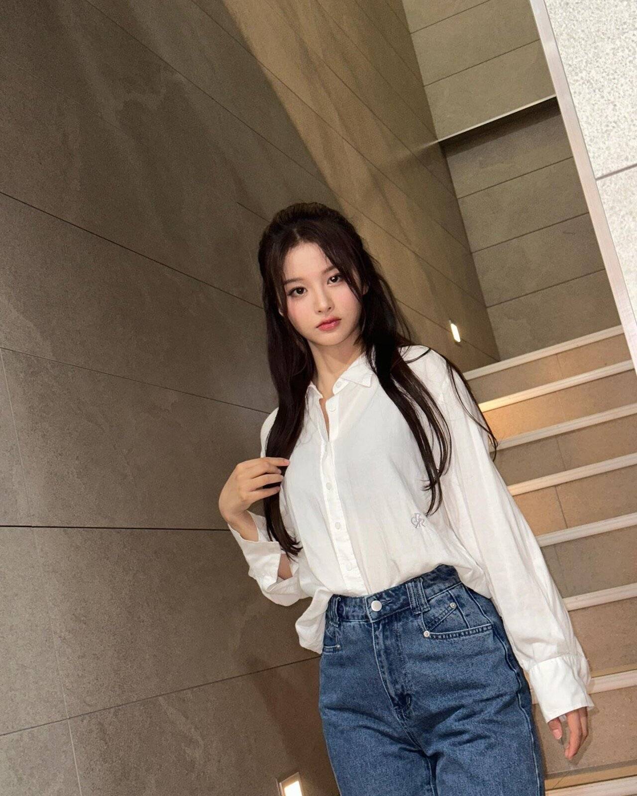 오늘자 공식 인스타 설윤.jpg | 인스티즈