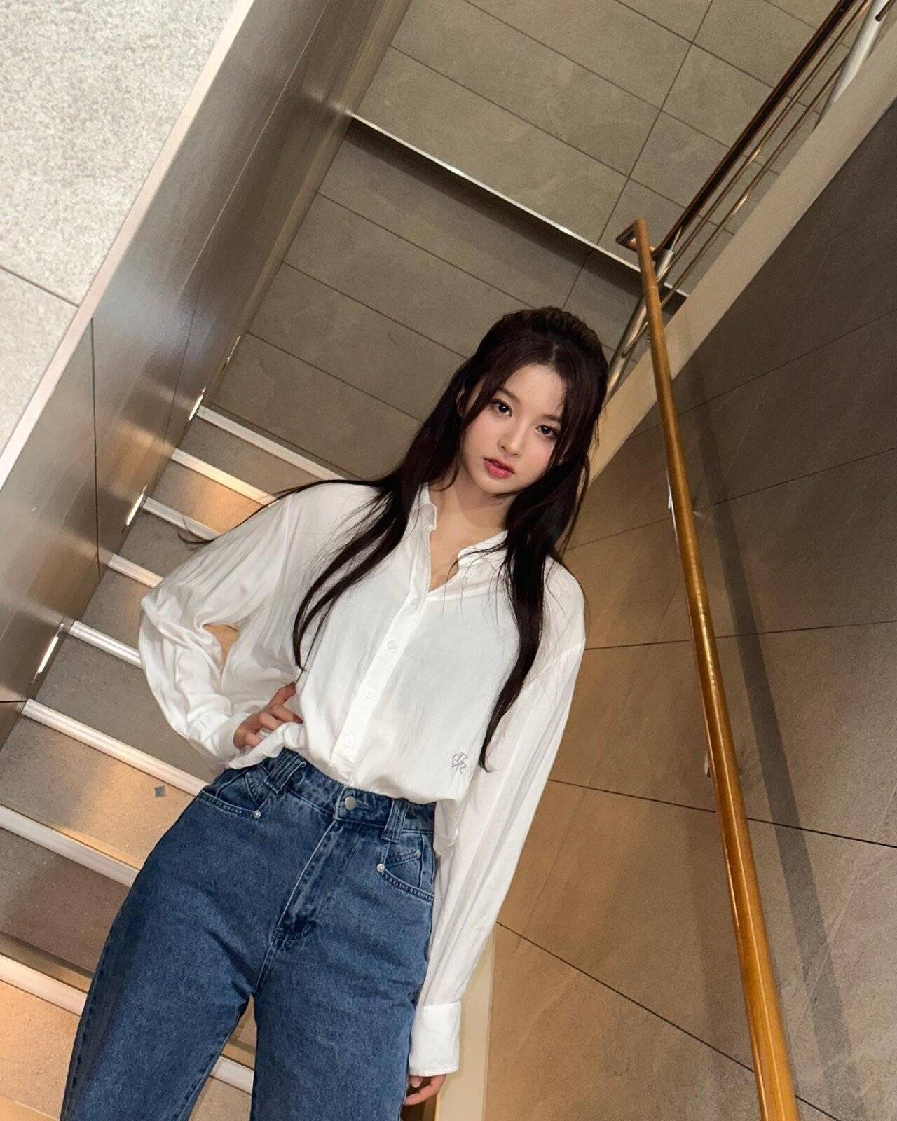오늘자 공식 인스타 설윤.jpg | 인스티즈