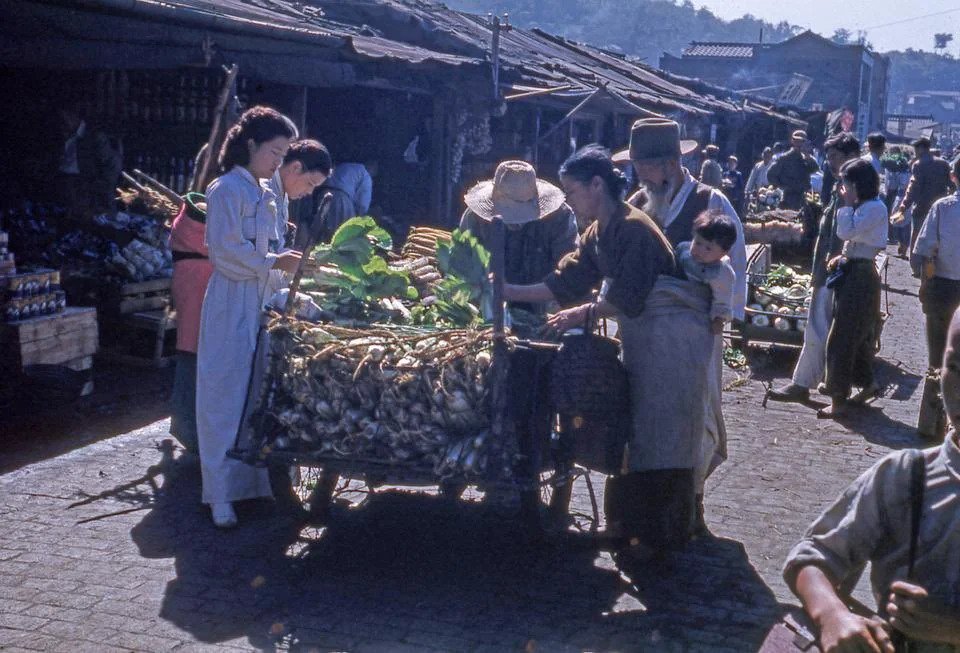 스울2.webp.ren.jpg 1951~1952년에 촬영된 서울 사진