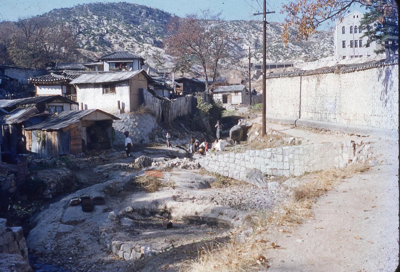 스울9.webp.ren.jpg 1951~1952년에 촬영된 서울 사진